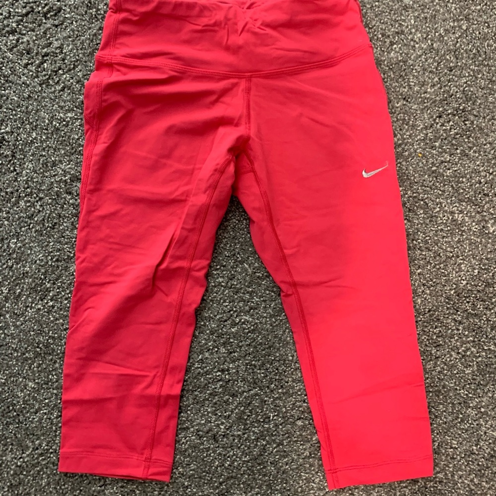 Nike cropped leggings